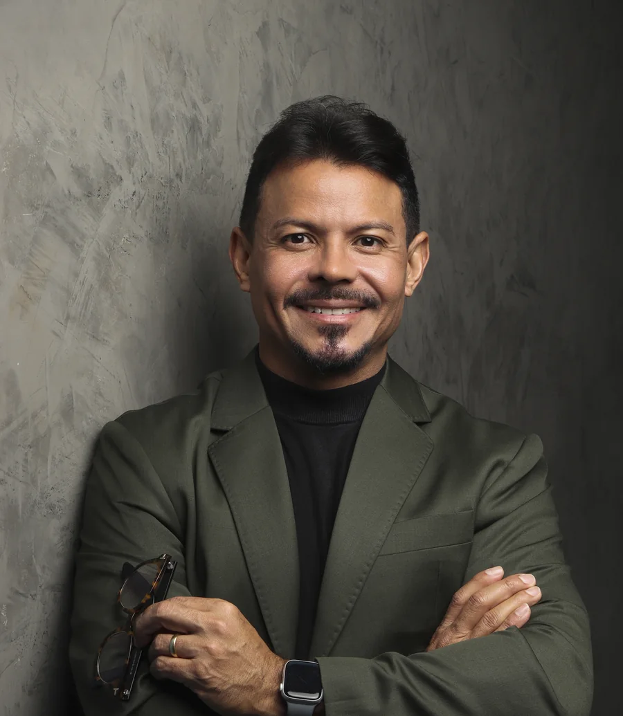 Retrato profissional de Mariano de Deus